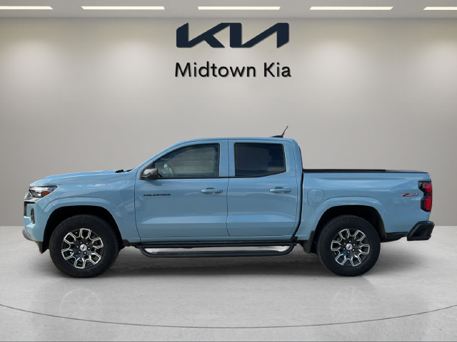 Used 2025 Chevrolet Colorado Z71 w/ Technology Package AWD/4WD image 6