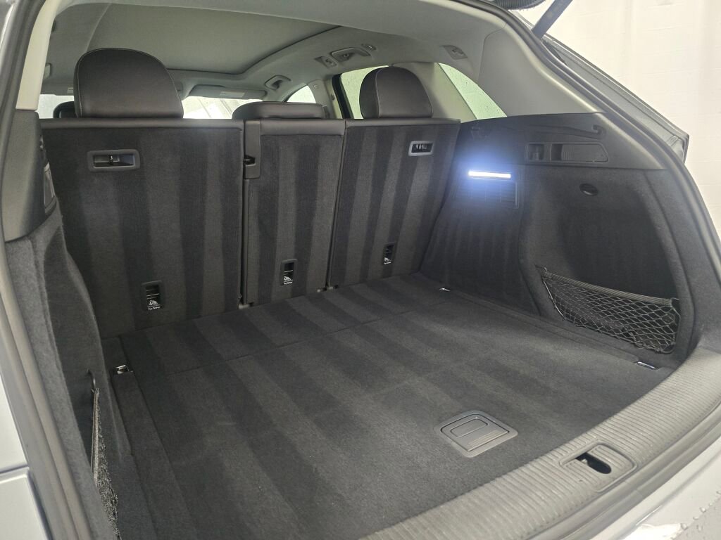 Used 2023 Audi Q5 2.0T Premium w/ Convenience Package image 23