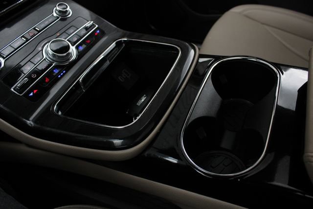 Used 2023 Lincoln Nautilus Reserve AWD/4WD image 18