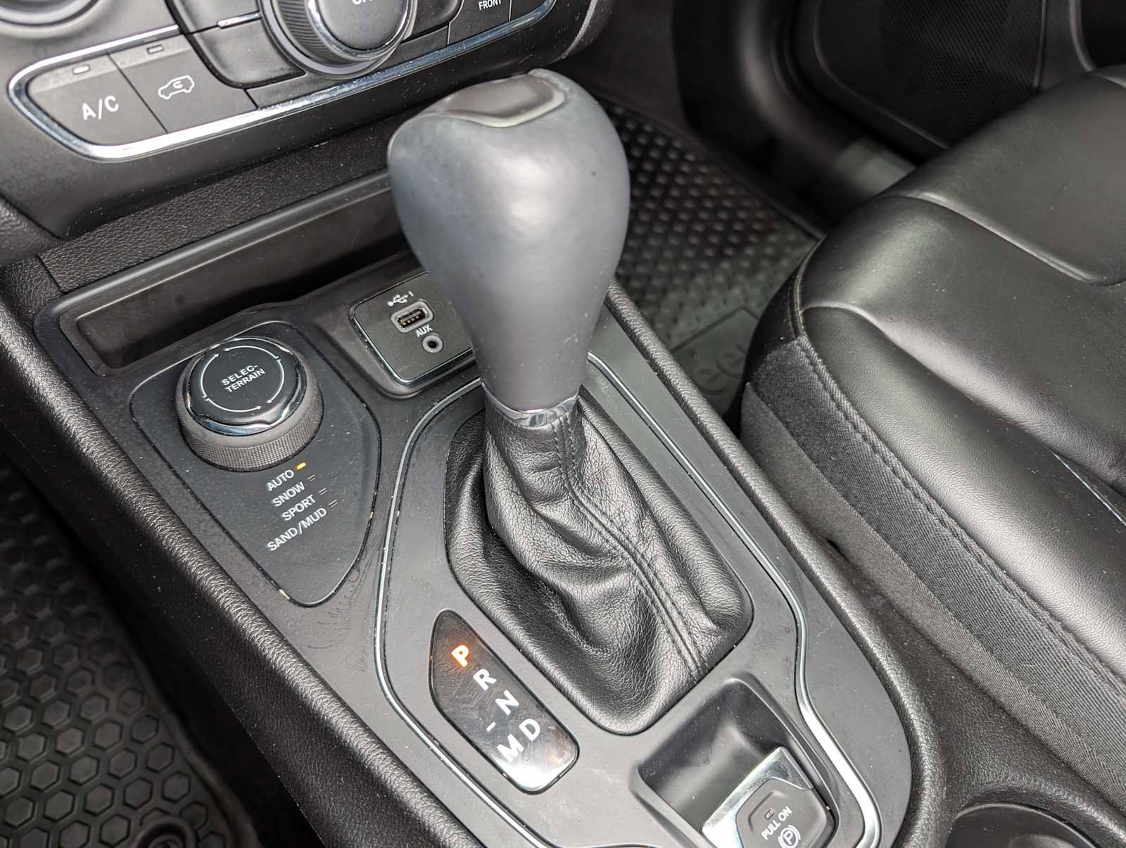 Used 2020 Jeep Cherokee Latitude Plus w/ Cold Weather Group image 25