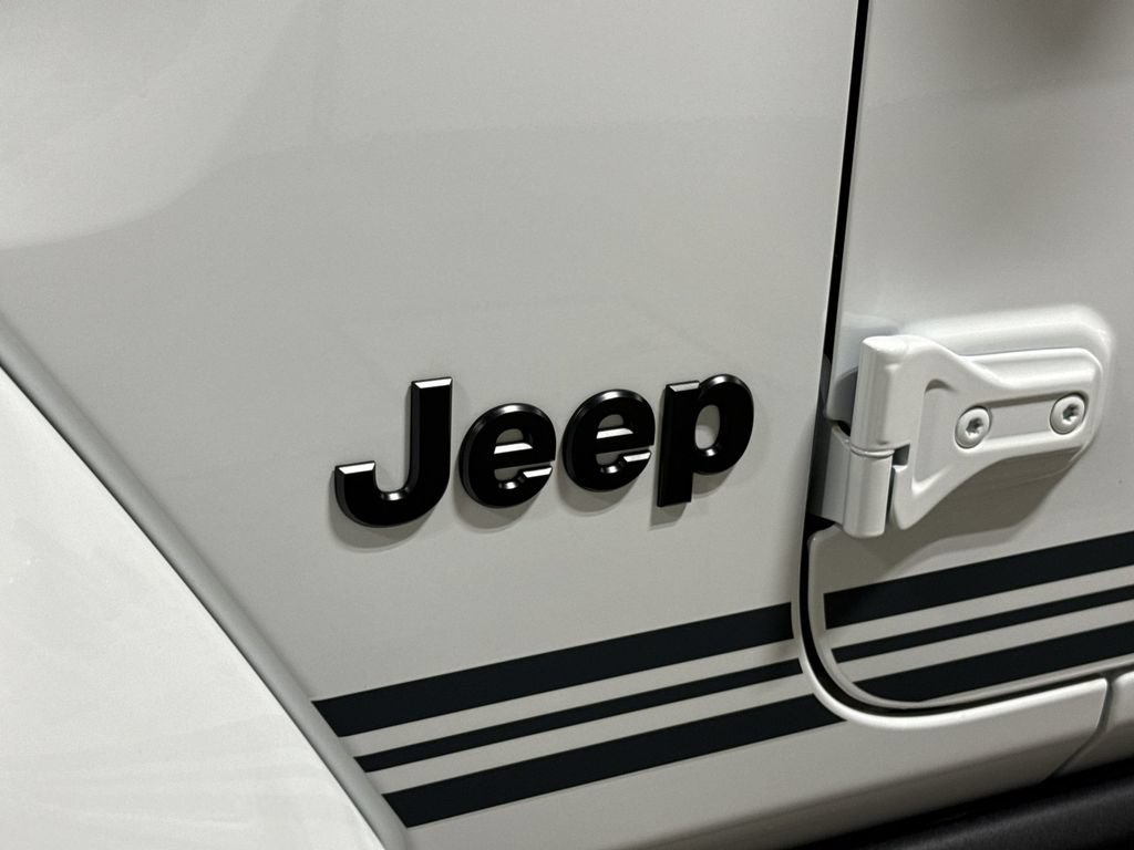 New 2026 Jeep Wrangler Unlimited Rubicon w/ Rockslide Package AWD/4WD image 26