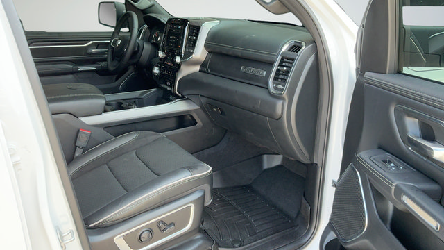 Used 2025 RAM 1500 Laramie w/ Sport Appearance Package AWD/4WD image 24