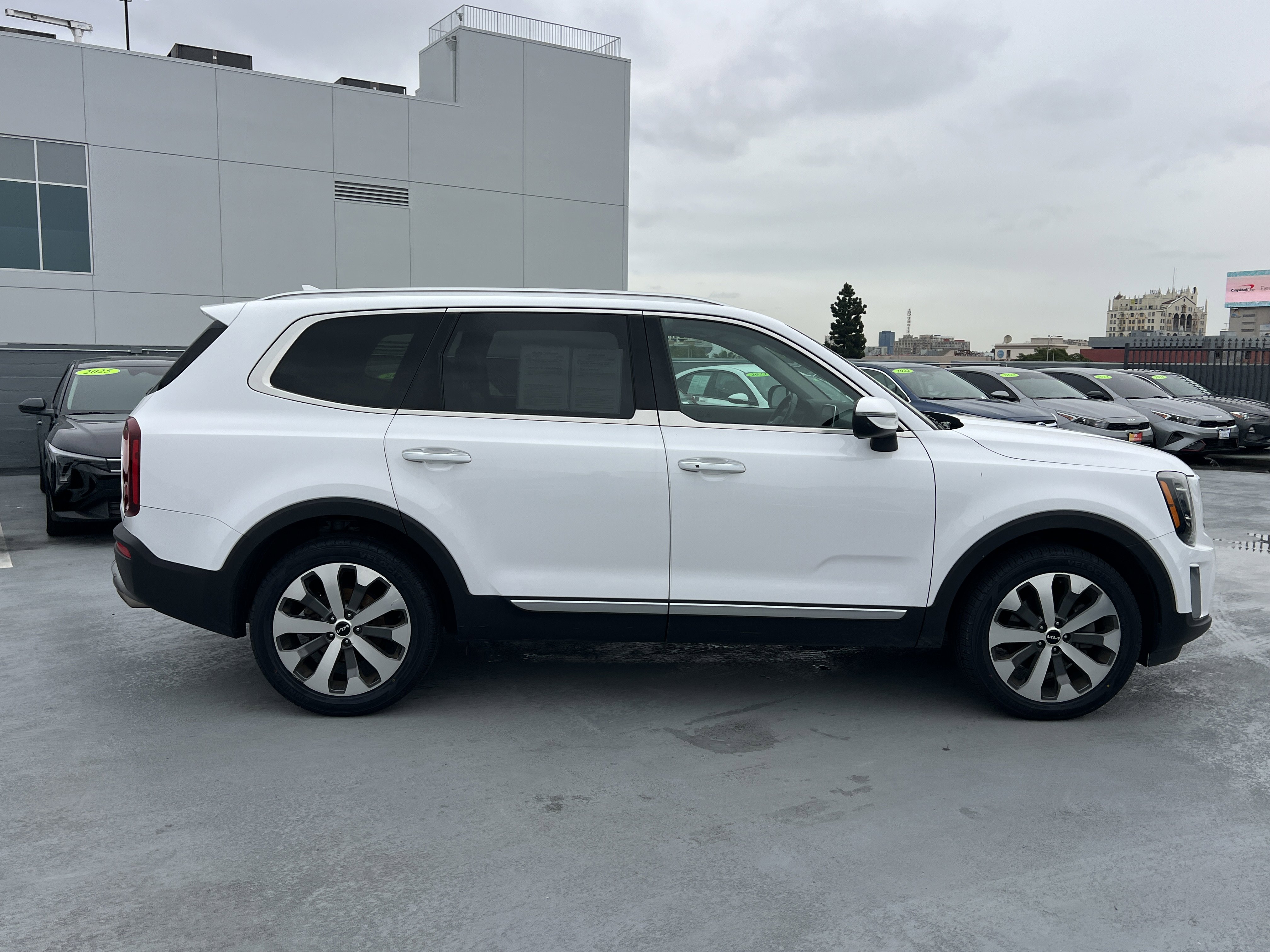 Used 2022 Kia Telluride S image 7