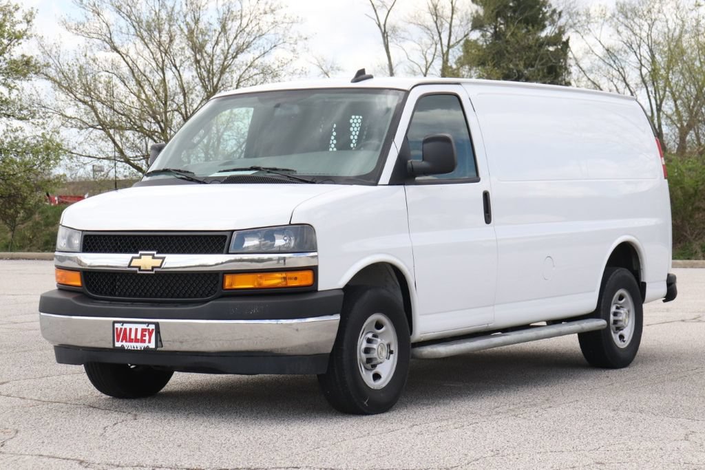 Used 2024 Chevrolet Express 2500 w/ Driver Convenience Package RWD image 5