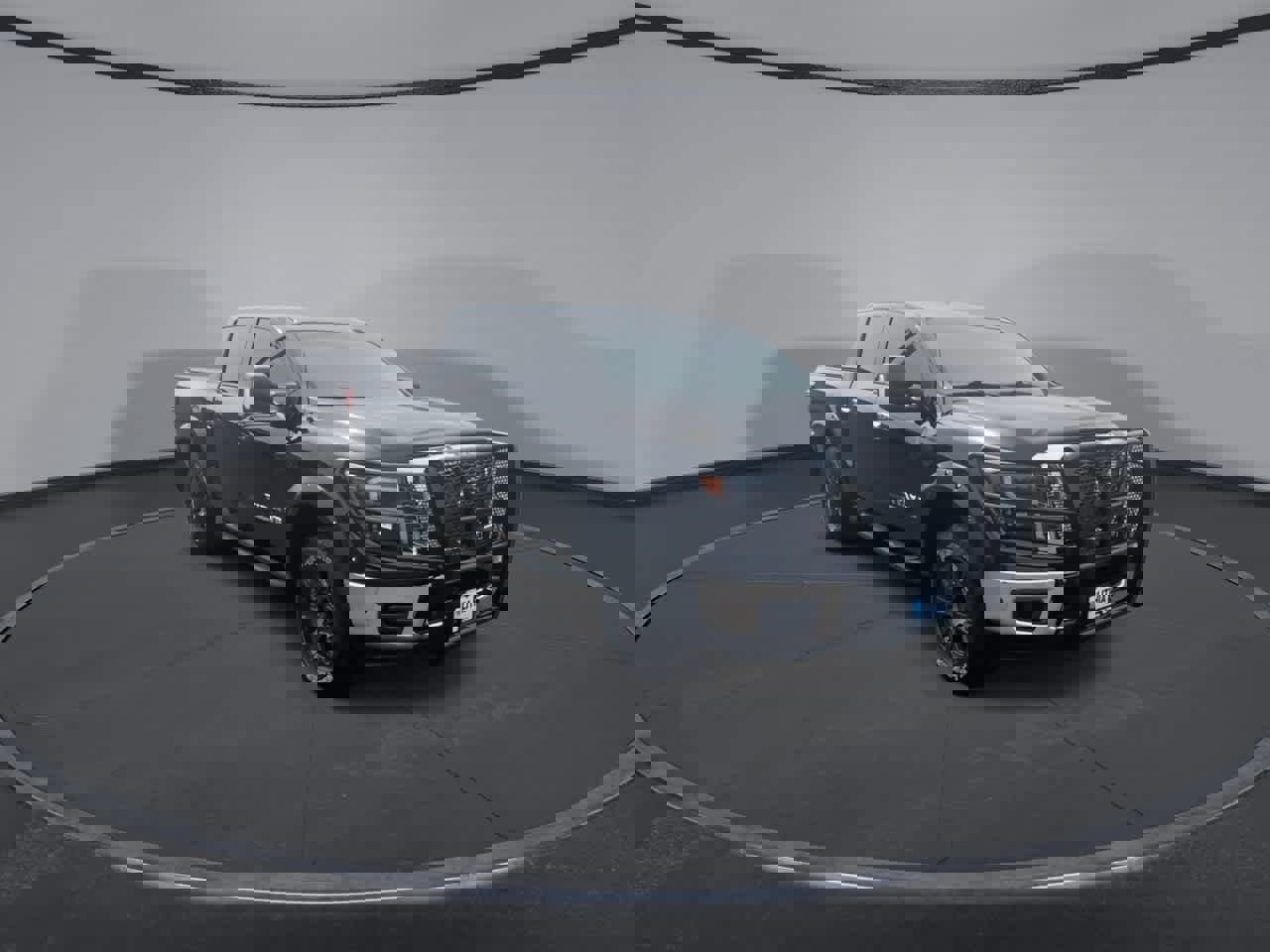 Used 2018 Nissan Titan SV w/ SV Convenience Package image 2