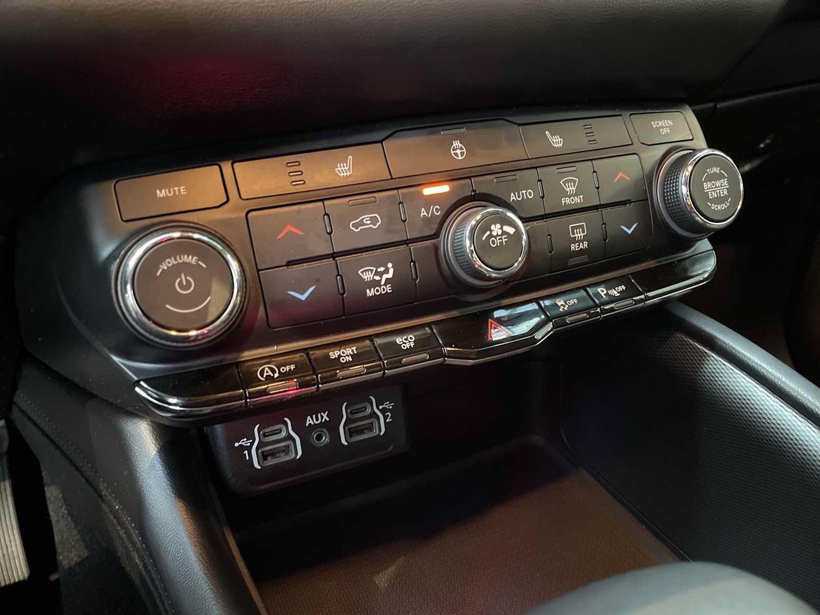 Used 2025 Dodge Durango GT RWD image 28