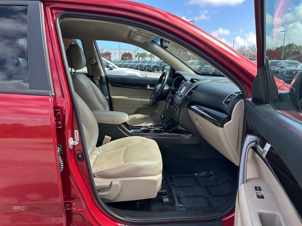 Used 2015 Kia Sorento LX image 37