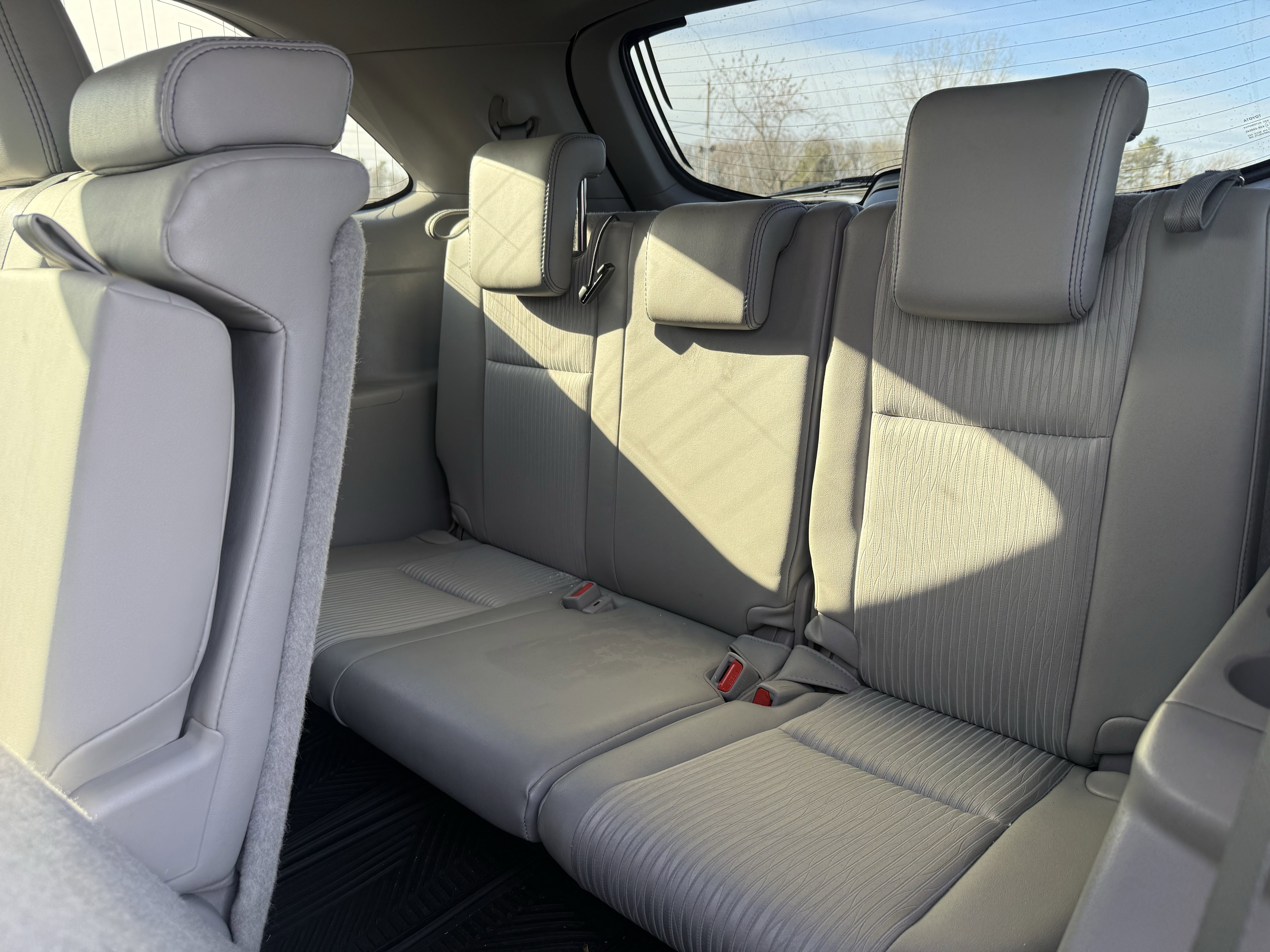 Used 2017 Toyota Highlander Plus image 28