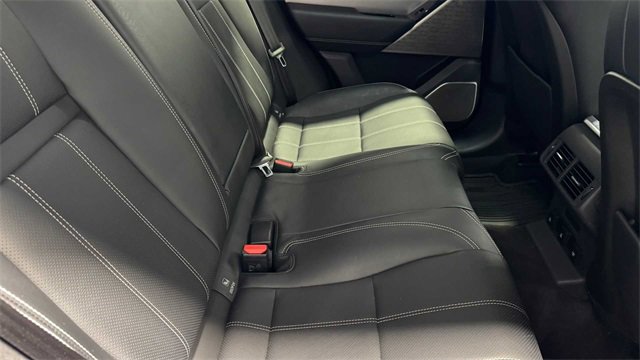 Used 2019 Land Rover Range Rover Velar R-Dynamic SE image 15