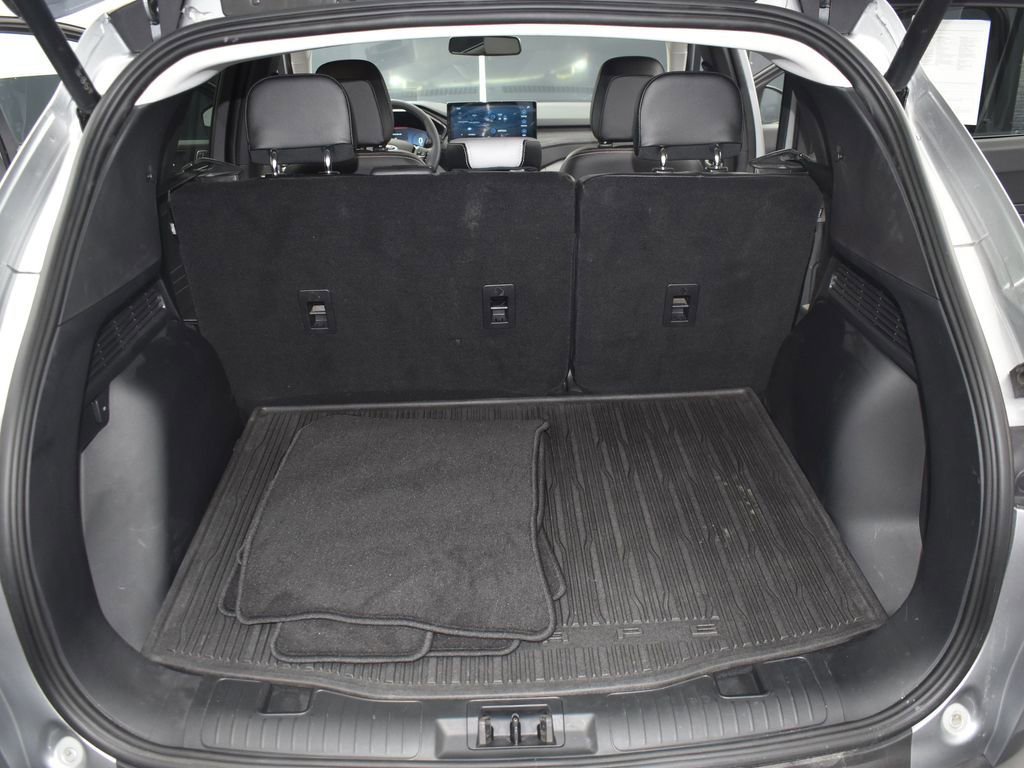 Used 2024 Ford Escape Platinum w/ Premium Technology Package AWD/4WD image 35