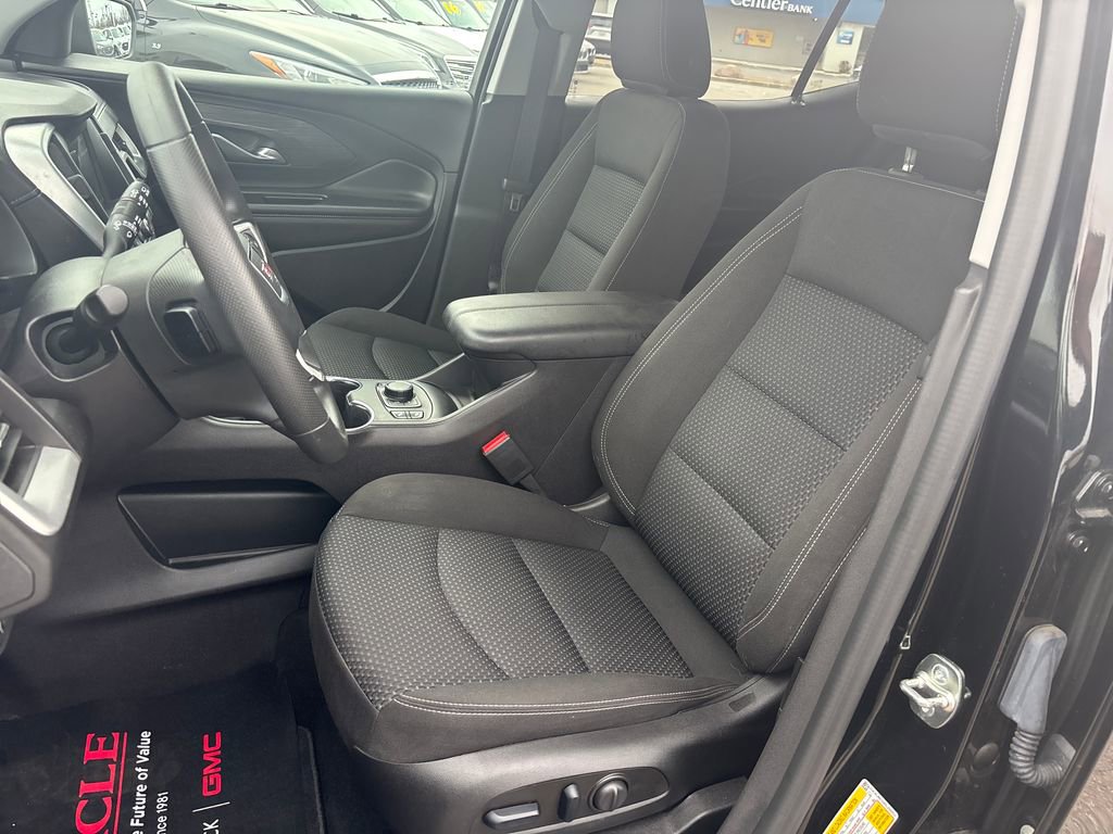 Used 2024 GMC Terrain SLE w/ Driver Convenience Package image 14