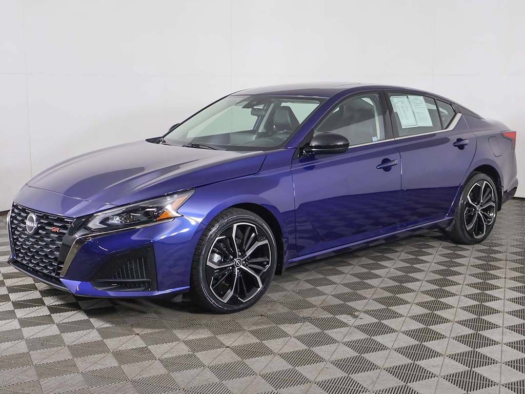 Used 2024 Nissan Altima 2.5 SR w/ SR Premium Package AWD/4WD image 8
