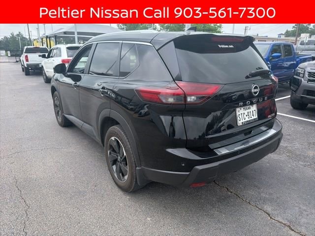 Certified 2025 Nissan Rogue SV w/ SV Premium Package FWD image 5