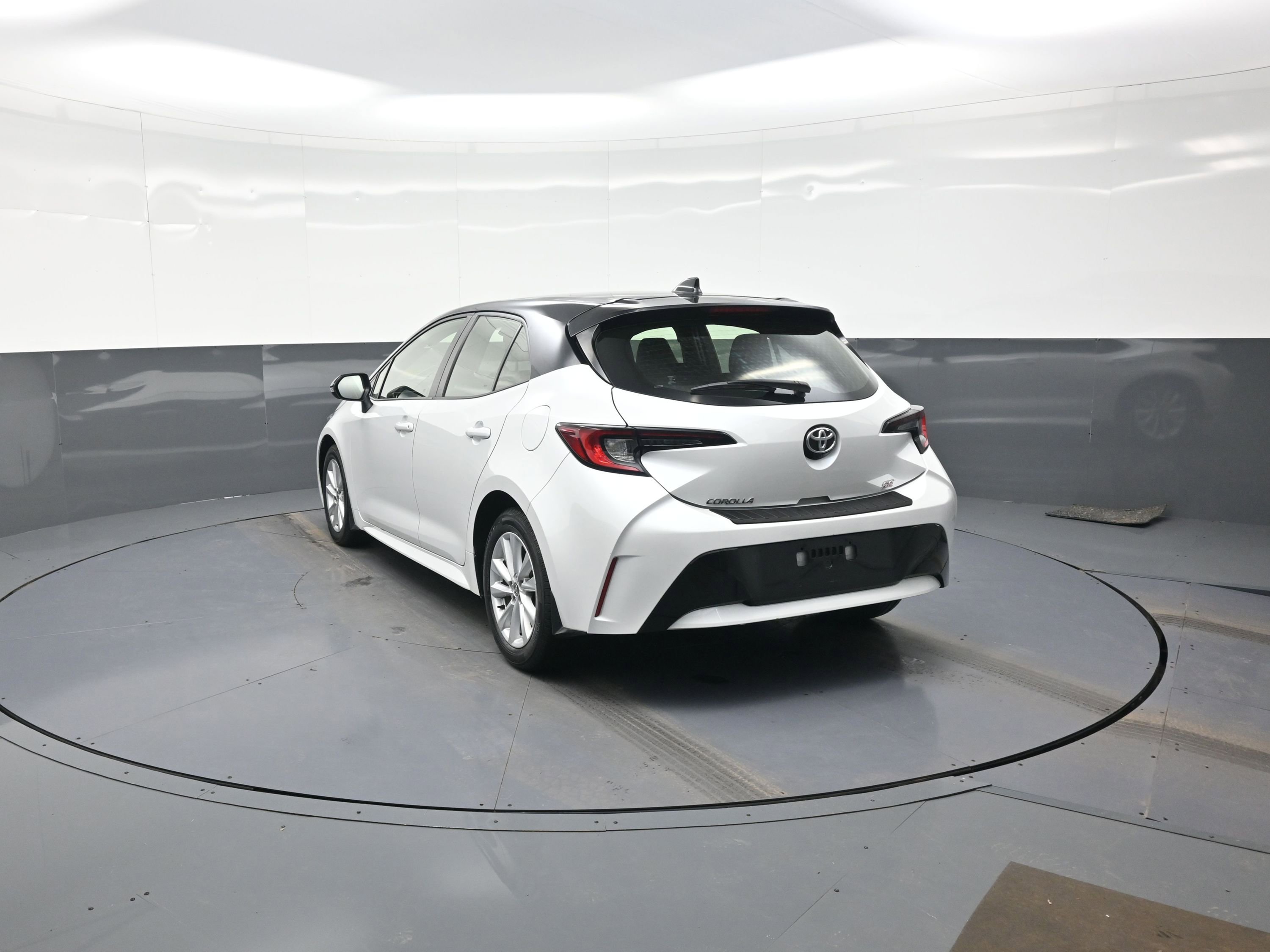 Used 2023 Toyota Corolla SE image 5