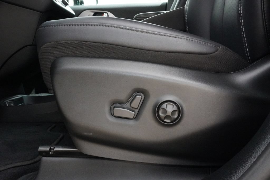 Used 2026 Chrysler Pacifica Select FWD image 22