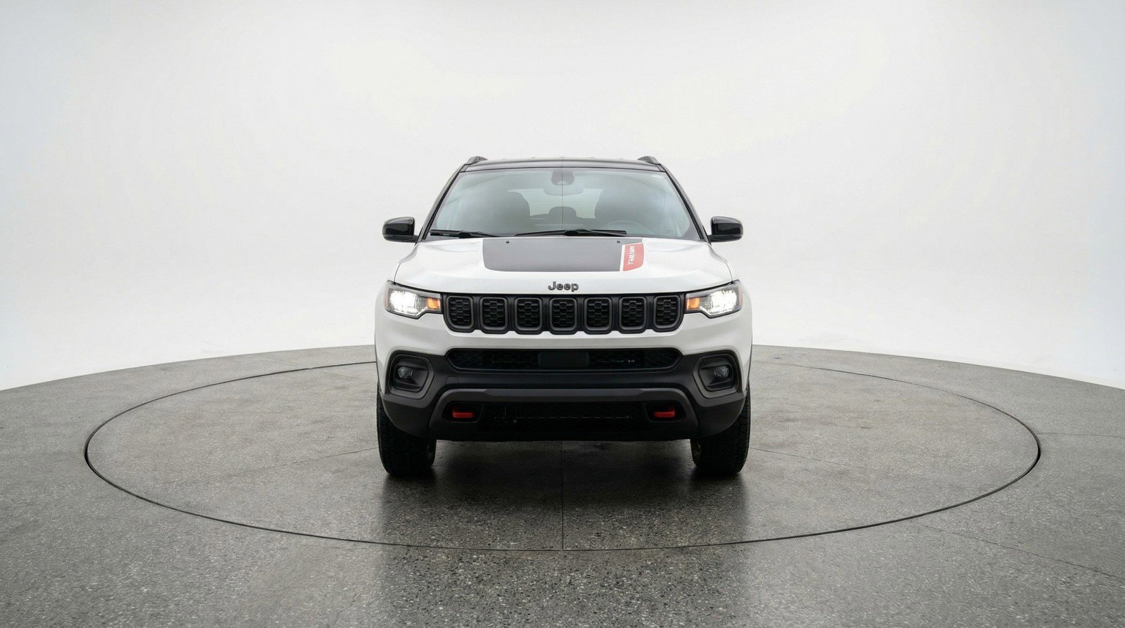 Used 2025 Jeep Compass Trailhawk AWD/4WD image 2