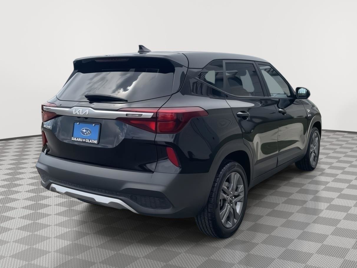 Used 2022 Kia Seltos LX image 12