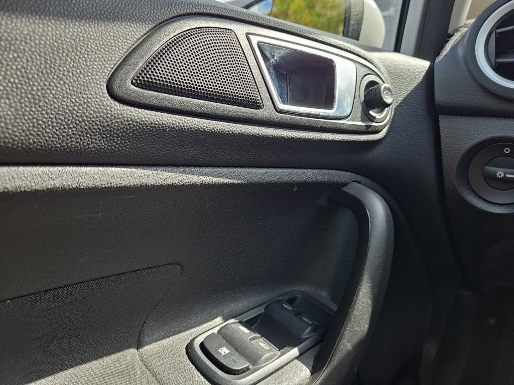 Used 2016 Ford Fiesta SE FWD image 20