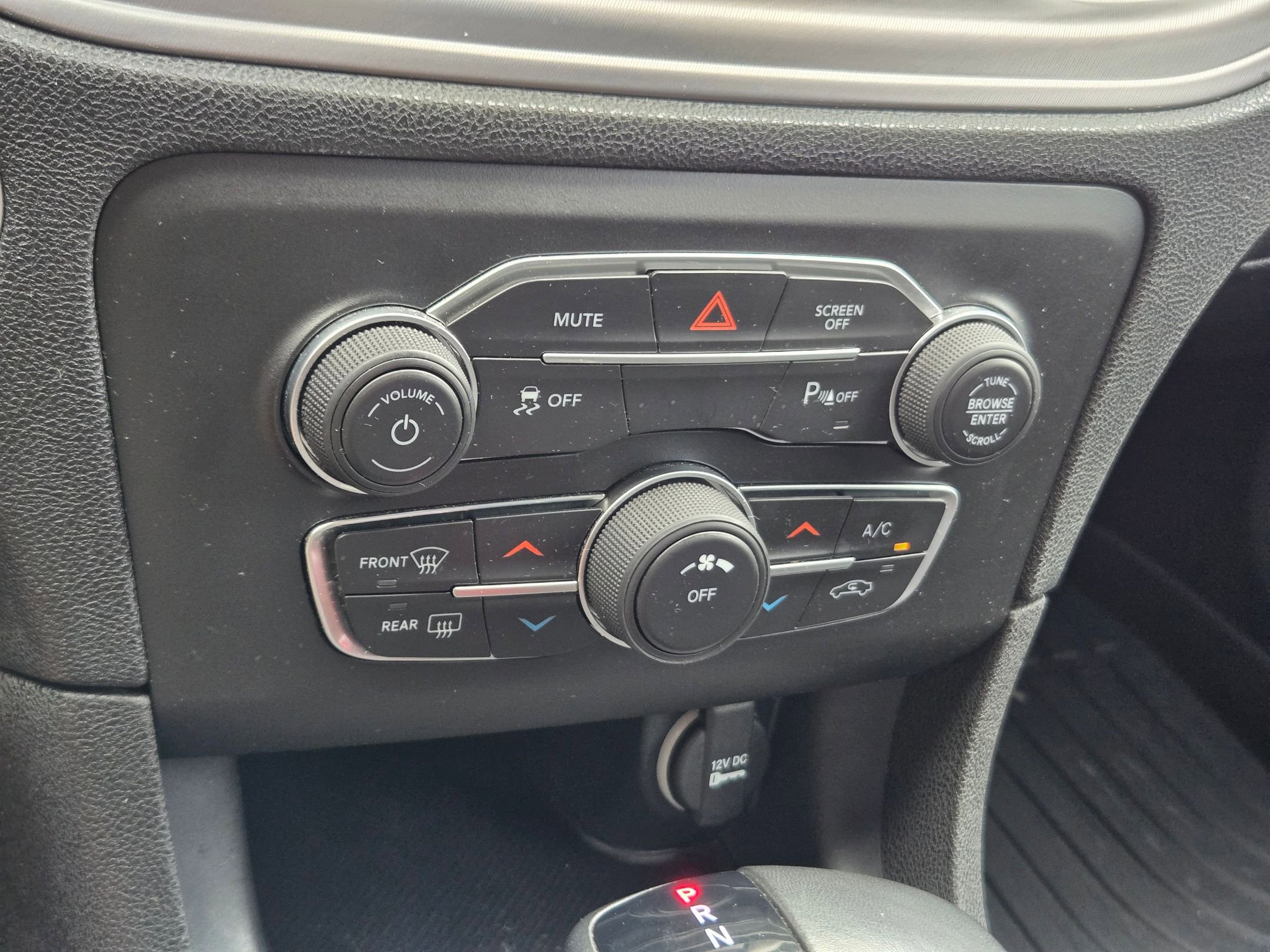Used 2023 Dodge Charger SXT RWD image 17