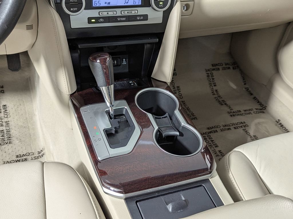 Used 2014 Toyota Camry XLE image 34