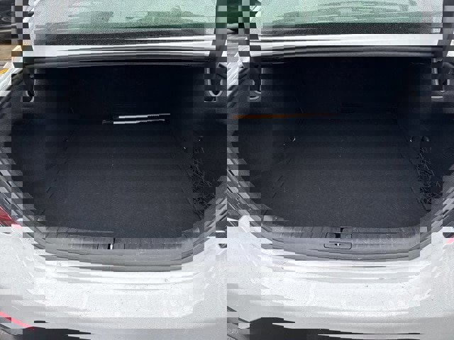 Used 2025 Genesis G70 2.5T image 7