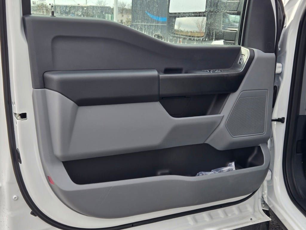 New 2026 Ford F550 4x4 Regular Cab Super Duty image 12