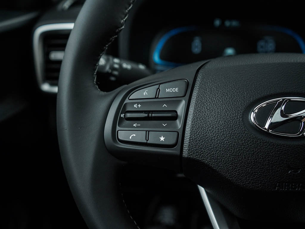 New 2026 Hyundai Venue SEL FWD image 19