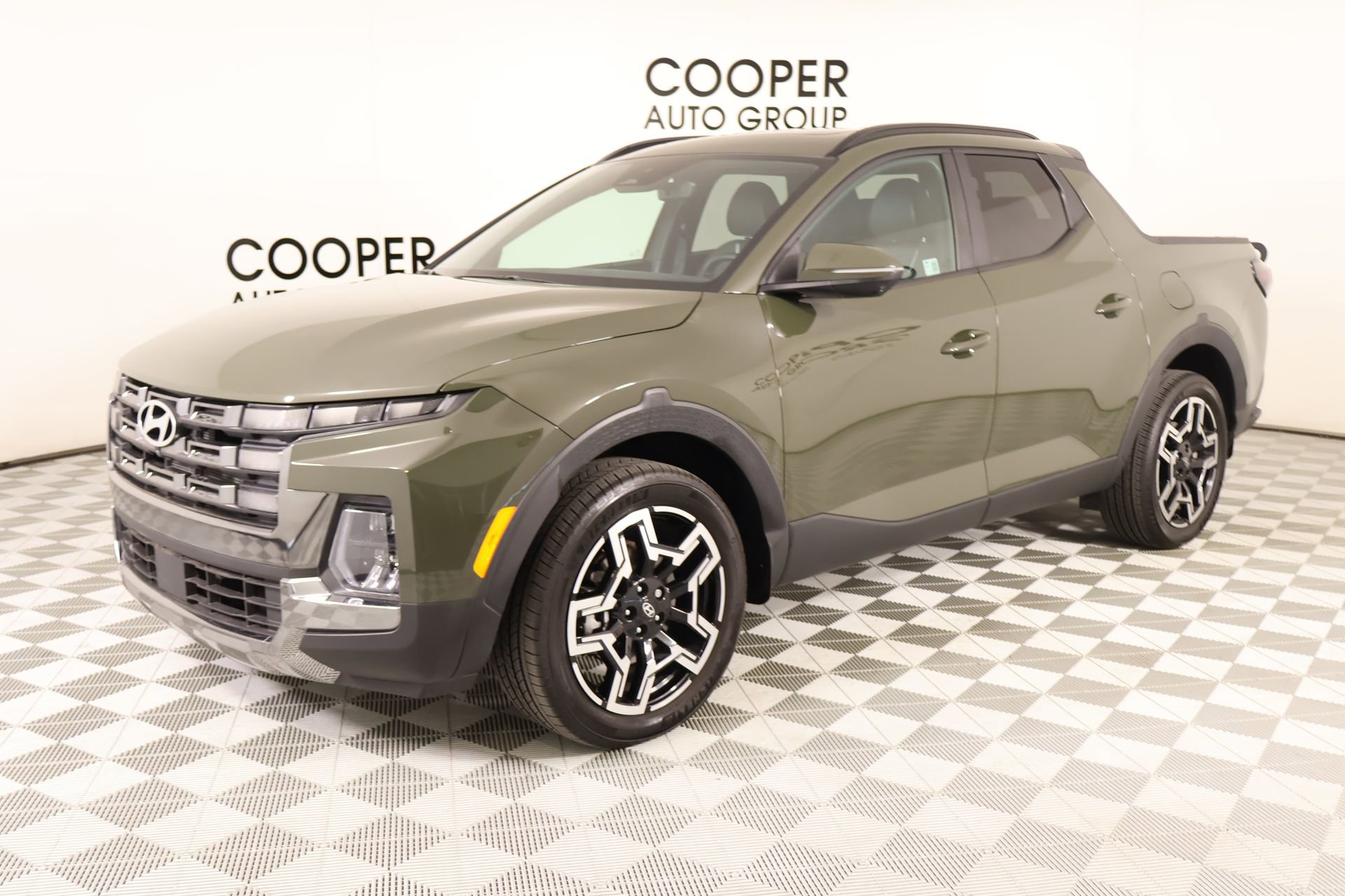 Certified 2025 Hyundai Santa Cruz Limited AWD/4WD image 11