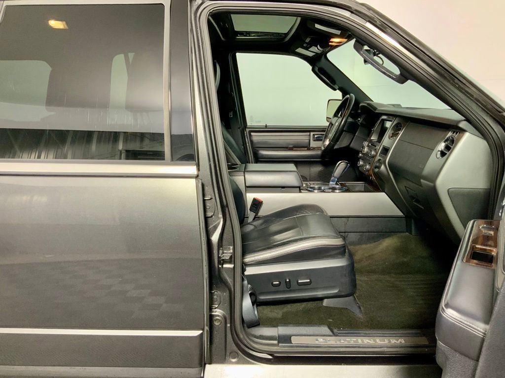Used 2016 Ford Expedition EL Platinum image 34