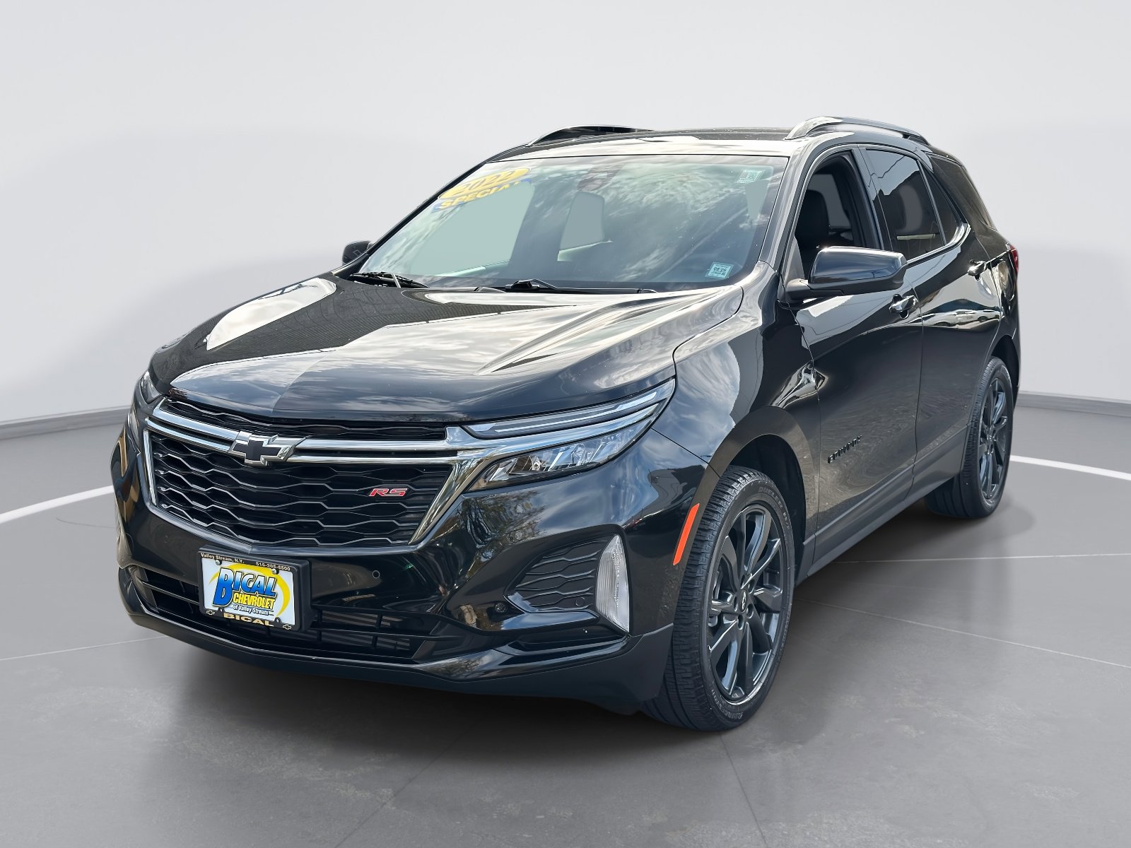 Used 2022 Chevrolet Equinox RS image 3