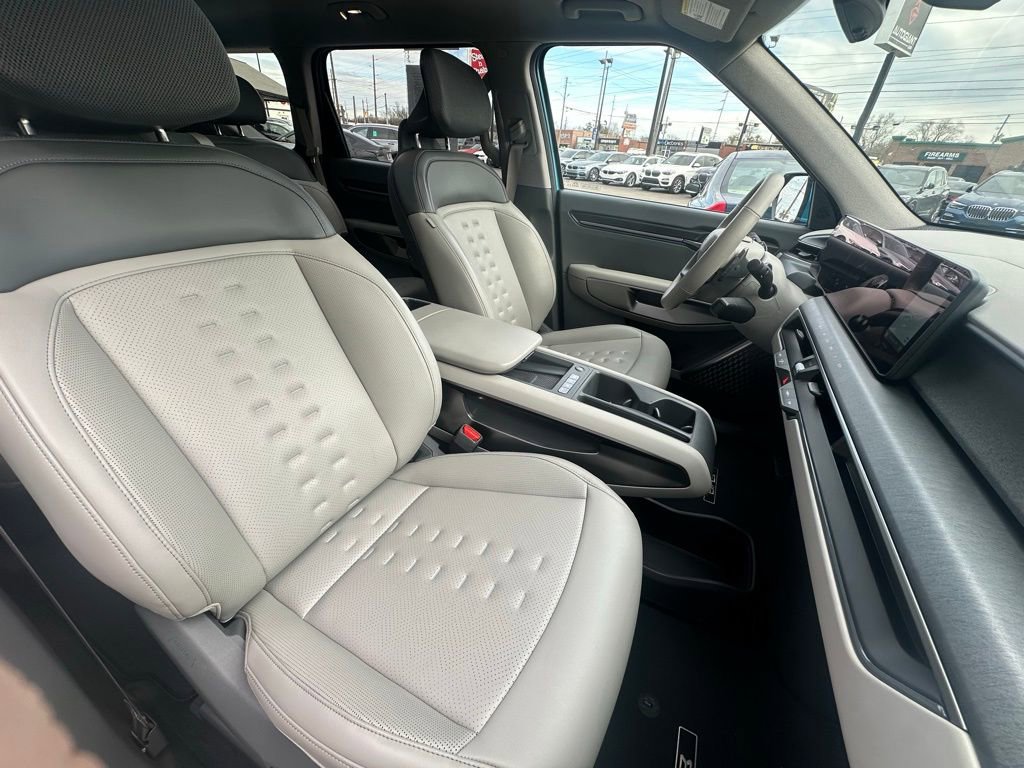 Used 2025 Kia EV9 Wind image 25