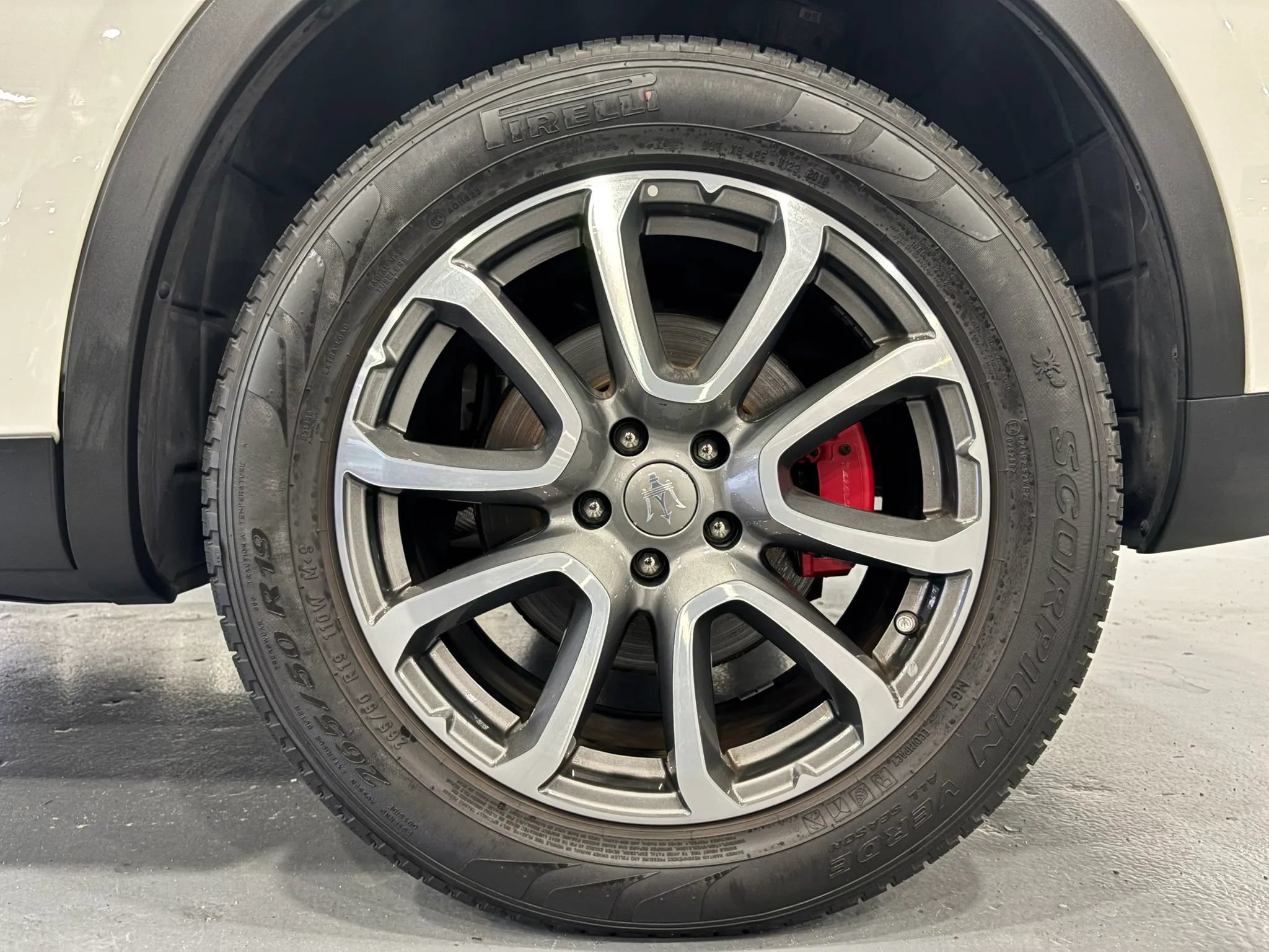 Used 2017 Maserati Levante AWD/4WD image 48