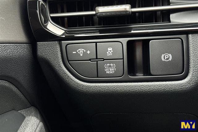 Used 2026 Kia Sportage S image 32