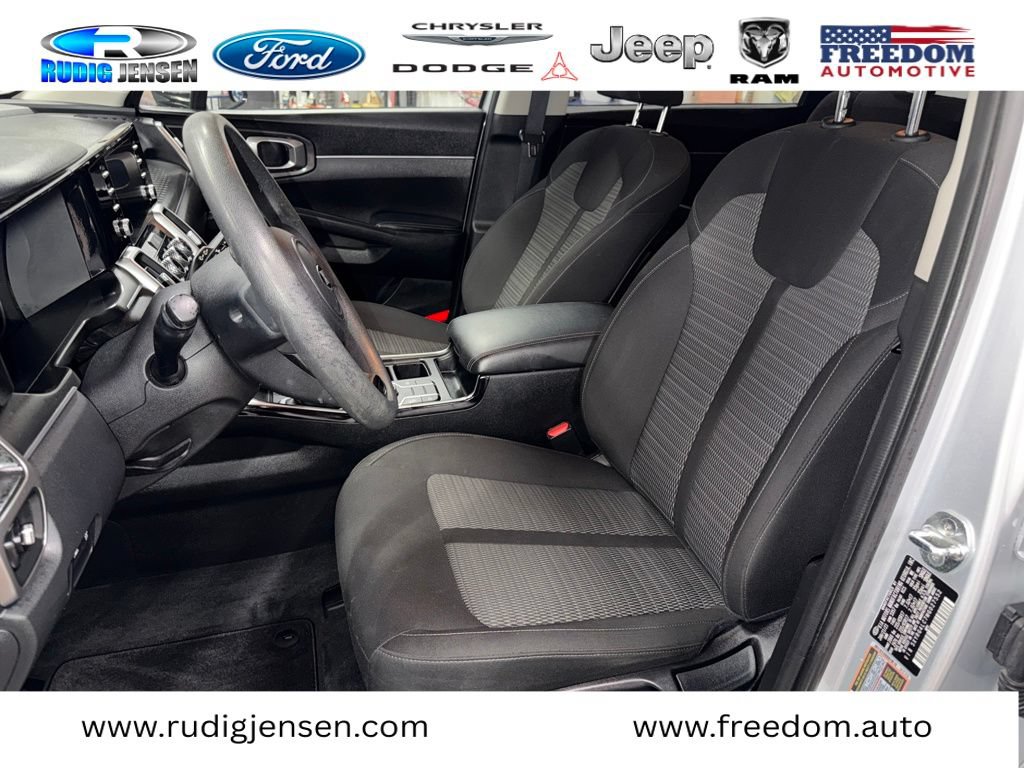 Used 2021 Kia Sorento LX FWD image 11