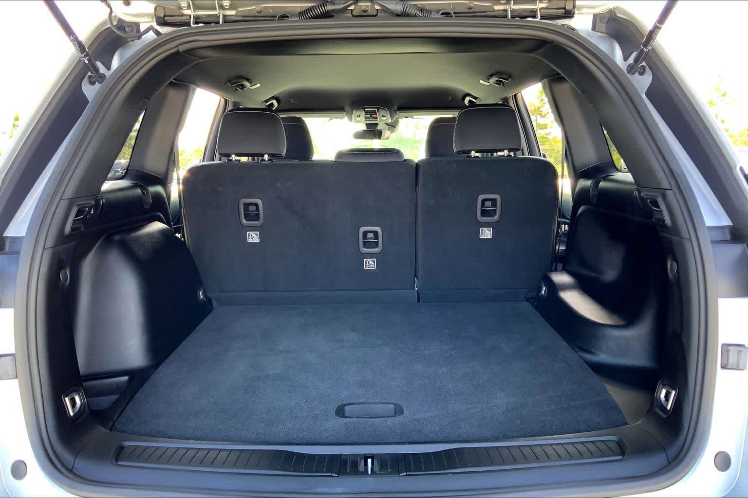 Used 2025 Jeep Grand Cherokee Laredo w/ MOPAR Finishing Package RWD image 34