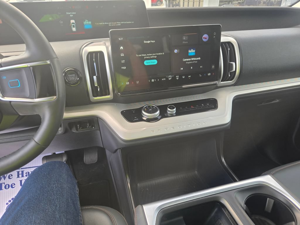 Used 2025 Ford Expedition Active RWD image 10