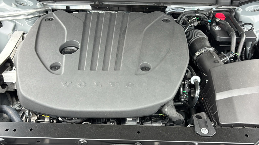 New 2027 Volvo XC60 B5 Plus AWD/4WD image 30