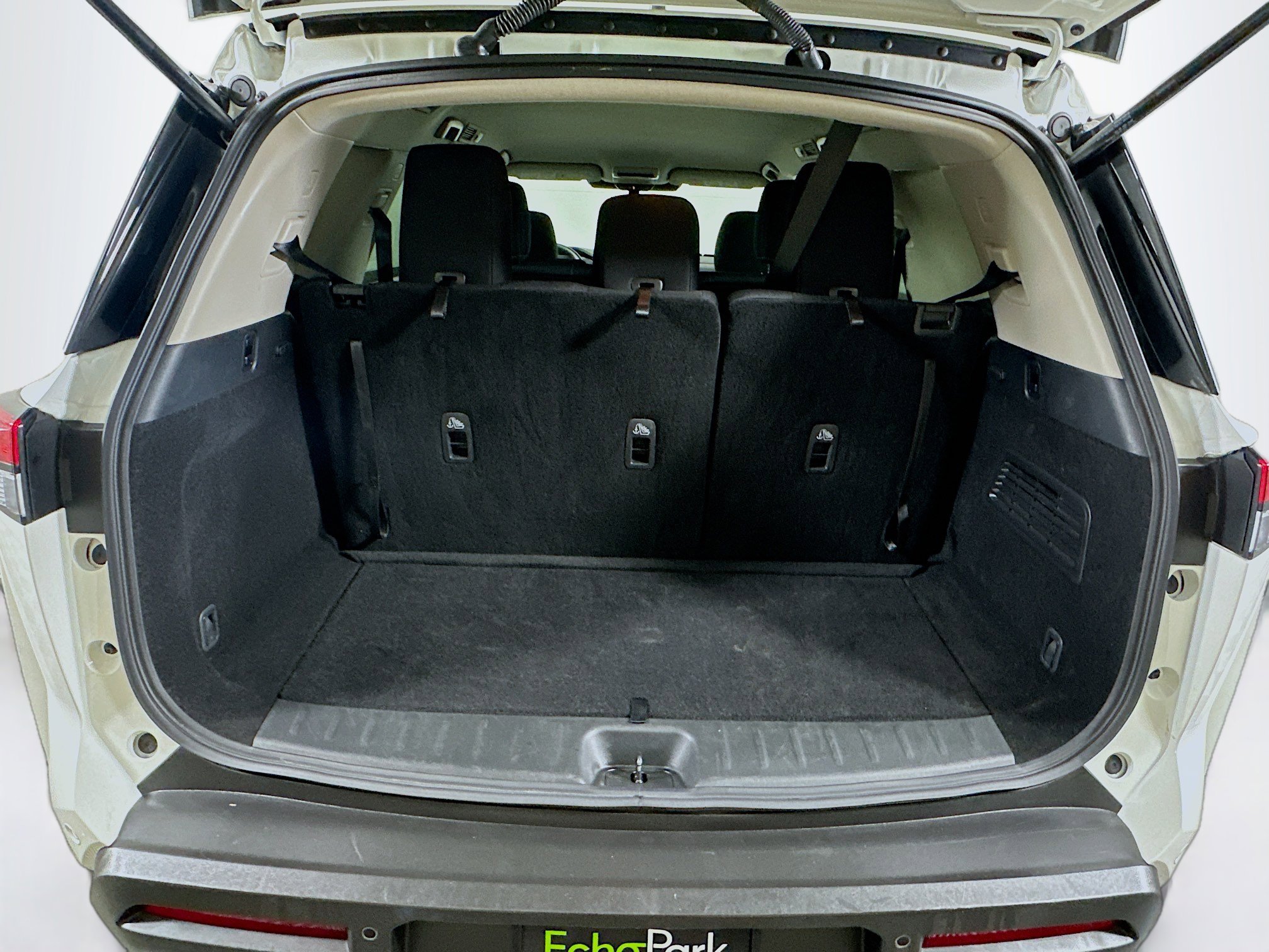 Used 2025 Nissan Pathfinder S image 29