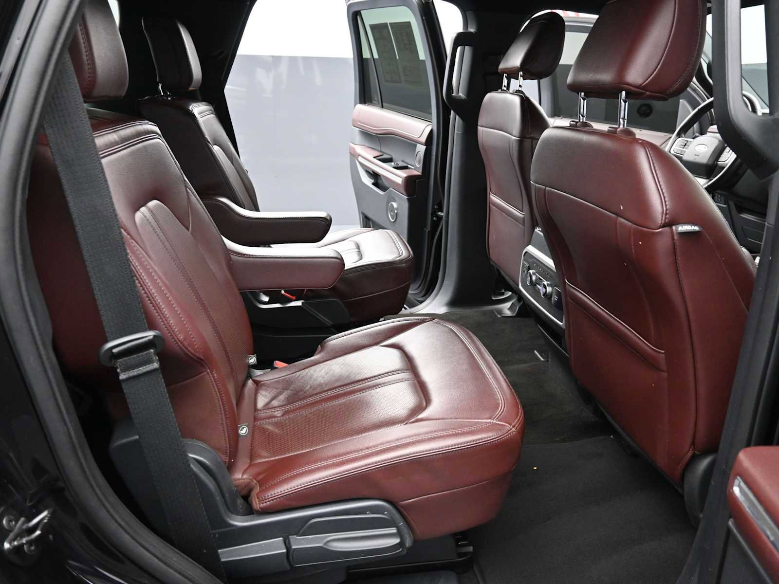 Used 2023 Ford Expedition Limited image 15