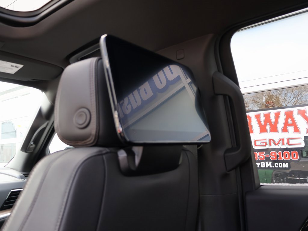 New 2026 Chevrolet Suburban High Country image 32