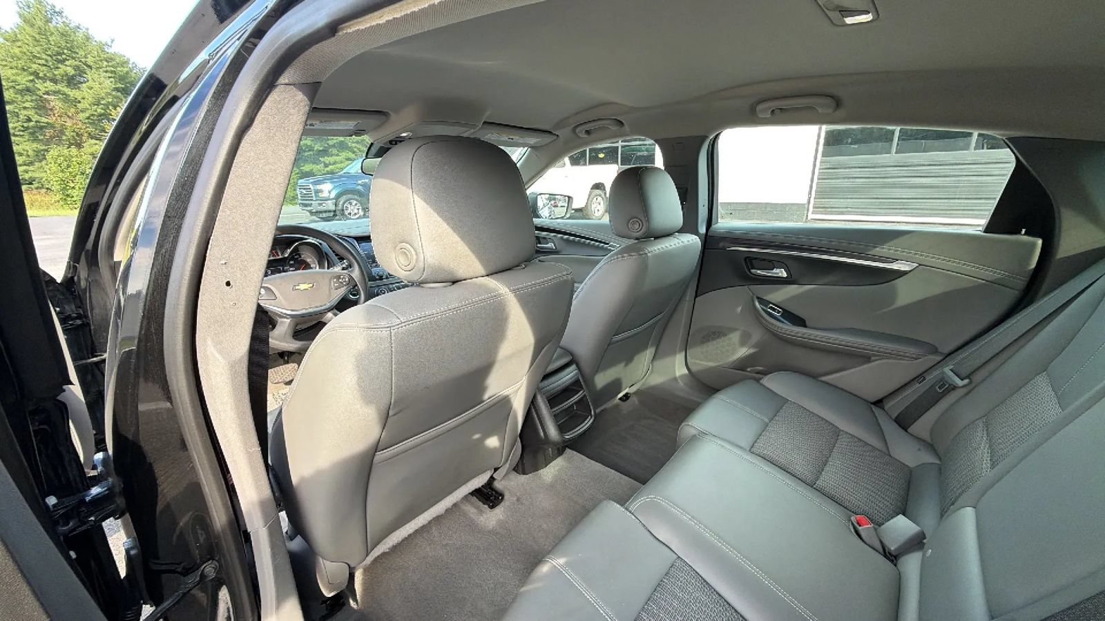 Used 2018 Chevrolet Impala LS FWD image 38