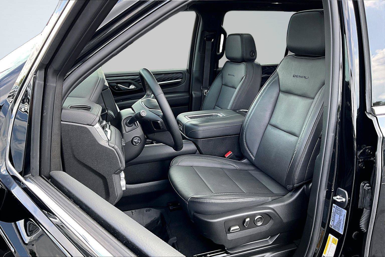 Used 2023 GMC Yukon XL Denali w/ LPO, Floor Liner Package AWD/4WD image 26