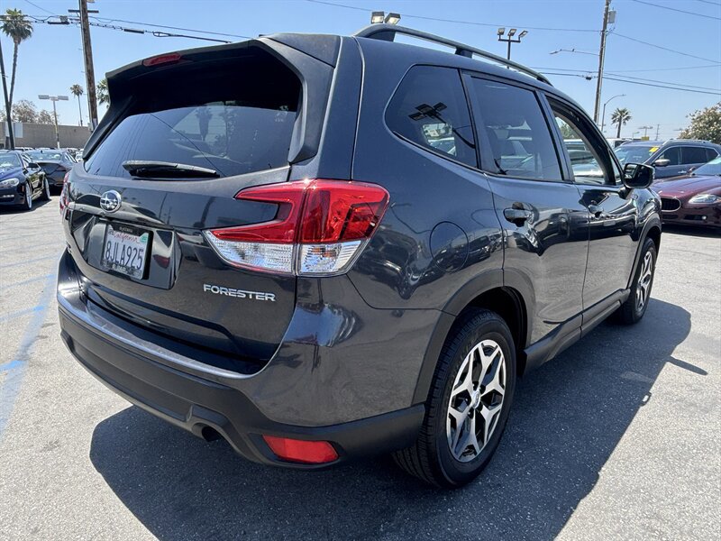 Used 2019 Subaru Forester Premium AWD/4WD image 9