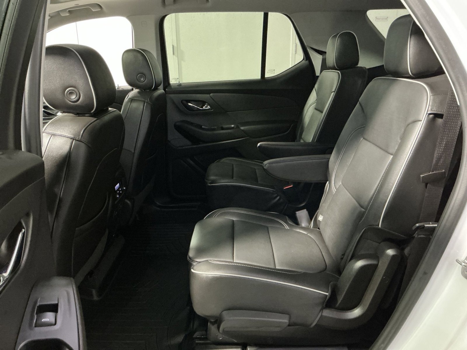 Used 2021 Chevrolet Traverse High Country w/ LPO, Cargo Package image 32