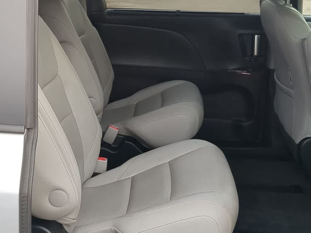 Used 2015 Toyota Sienna Limited Premium AWD/4WD image 19