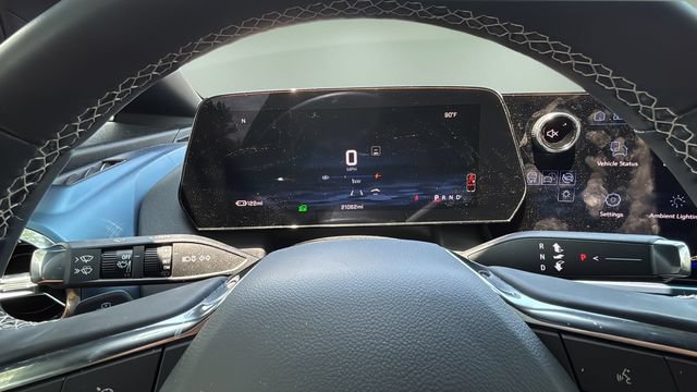 Used 2024 Chevrolet Equinox EV LT AWD/4WD image 15