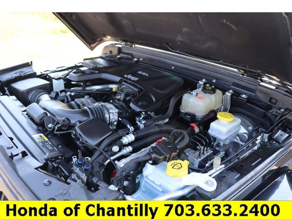 Used 2019 Jeep Wrangler Unlimited Sahara w/ Quick Order Package 24M Moab image 34