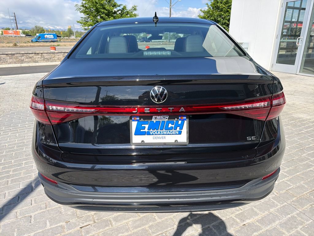 Used 2025 Volkswagen Jetta SE w/ Sunroof Package FWD image 4