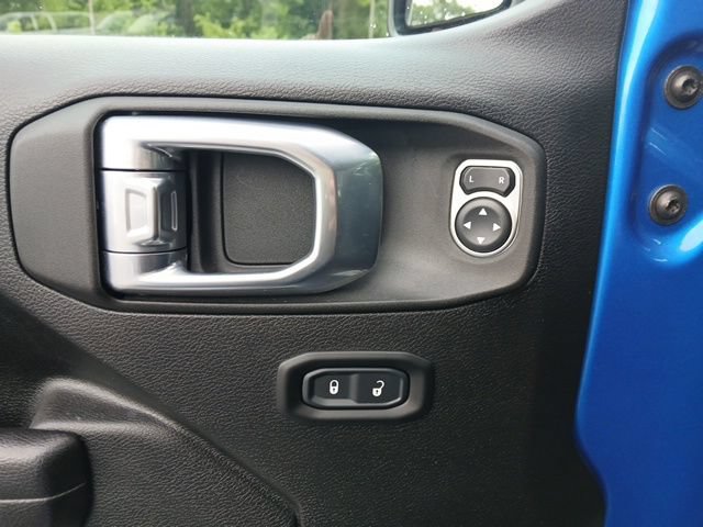 Used 2021 Jeep Wrangler Sport AWD/4WD image 32