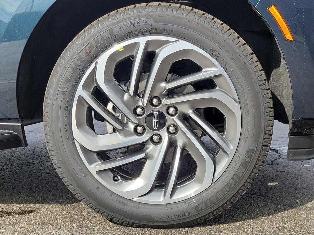 New 2026 Lincoln Navigator L Premier AWD/4WD image 9